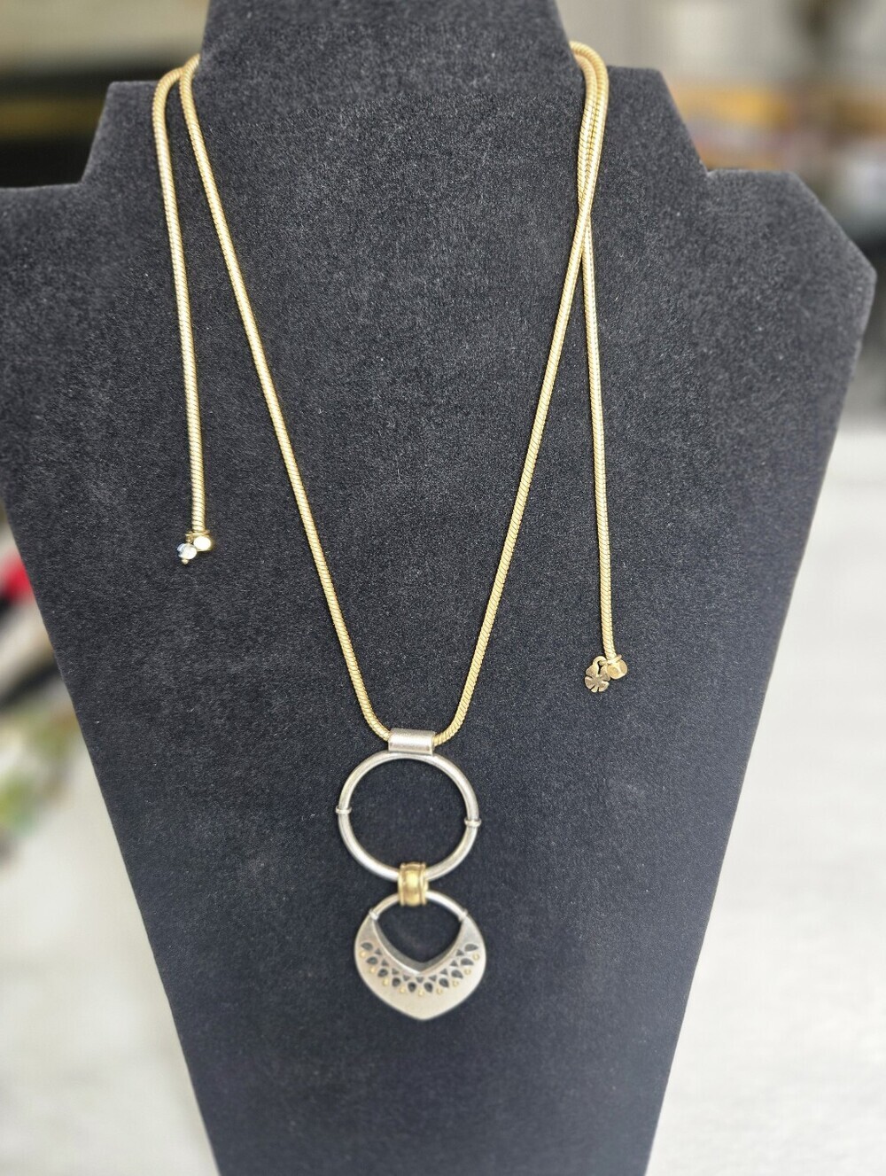 LUCKY  Adj Two Tone Chain Pendant Necklace w/ Drop Silver Accents MUST SEE GUC - Picture 10 of 13